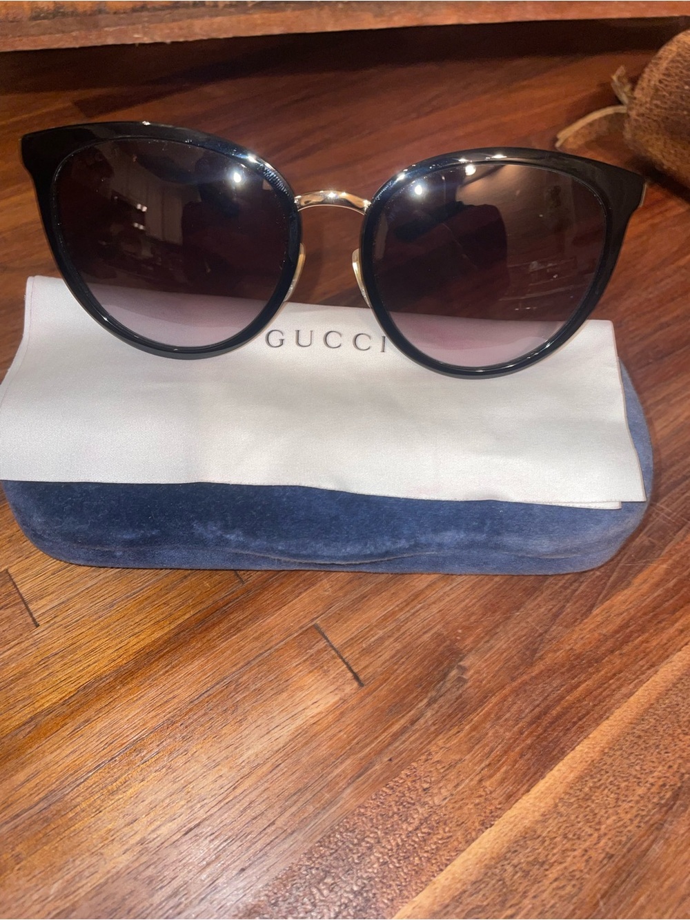 Gucci Black Round Gradient Lens Women's Sunglasses